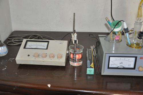 試驗(yàn)設(shè)備